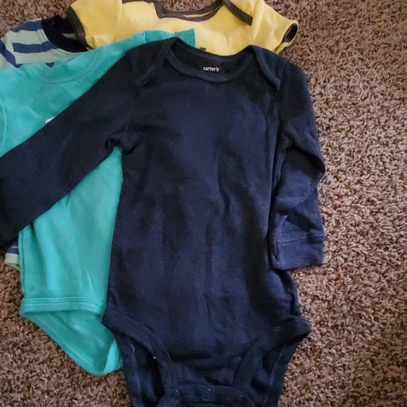 Kids Items B1G1 50%  Bundle of Onesies - Picture 4 of 7